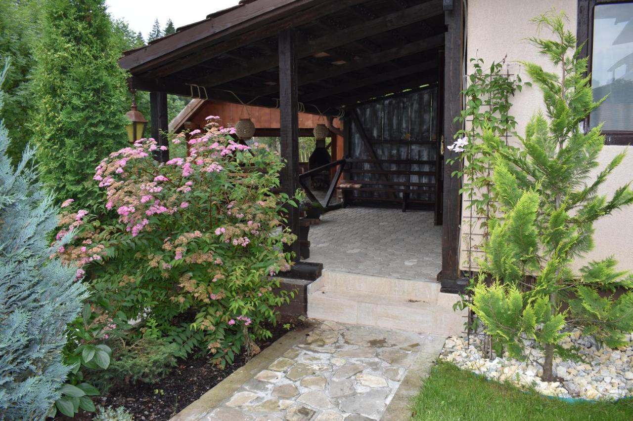 Villa Clematis House Voroneț Exterior foto