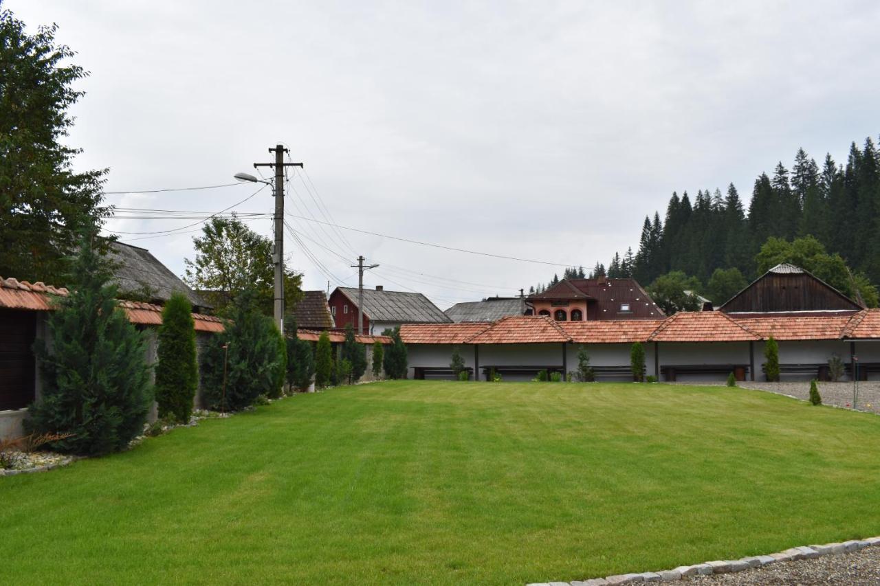 Villa Clematis House Voroneț Exterior foto
