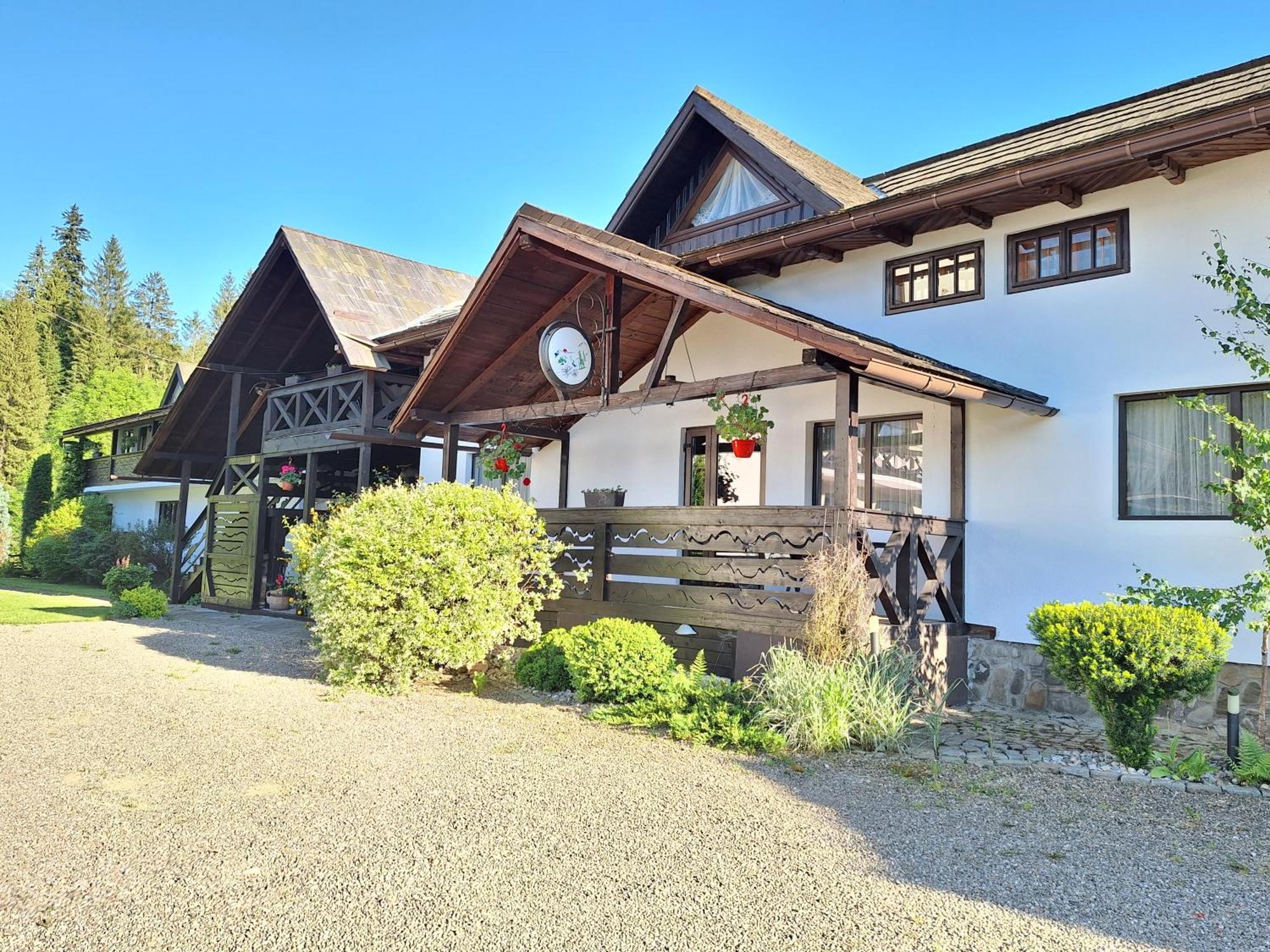 Villa Clematis House Voroneț Exterior foto